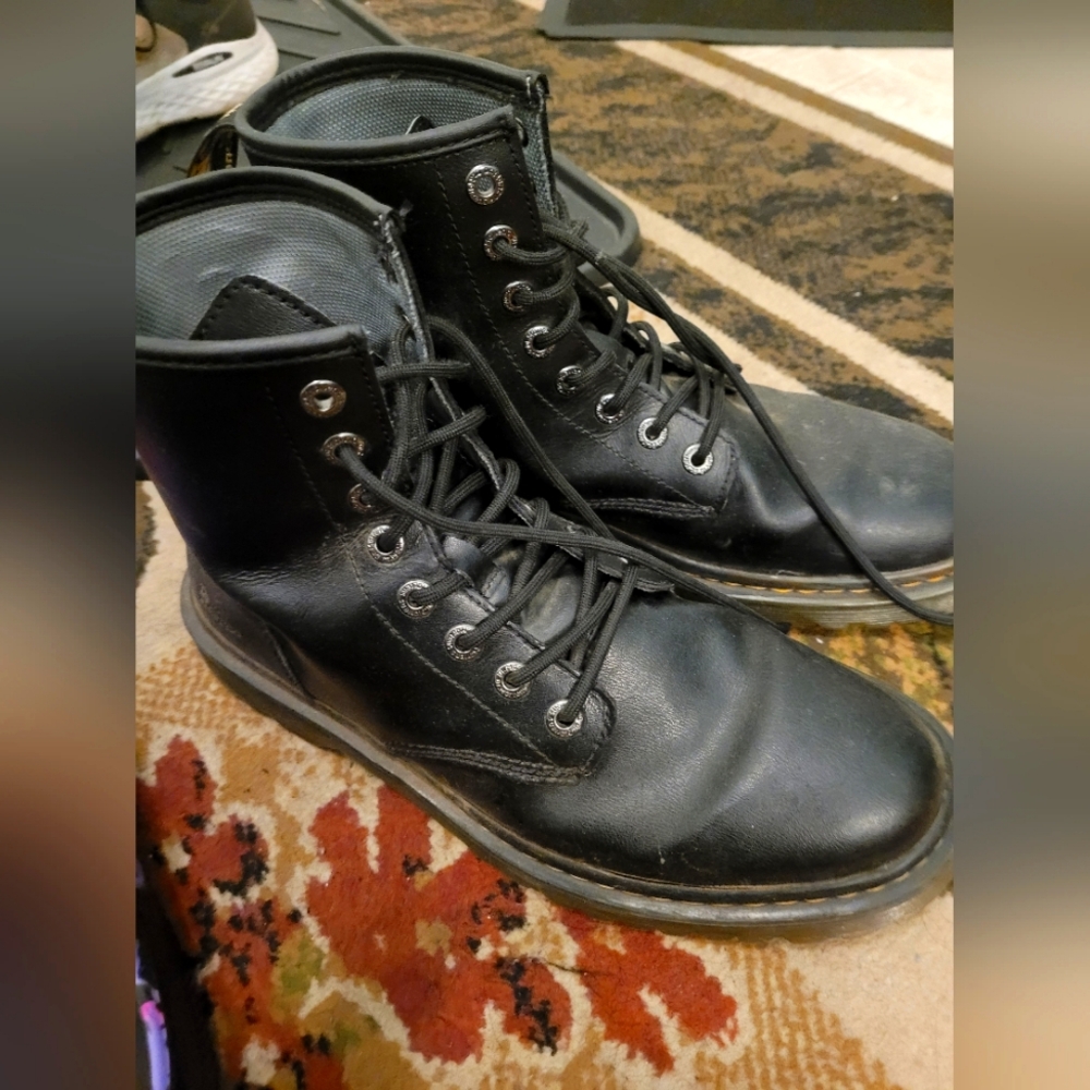 Size 11 black docs